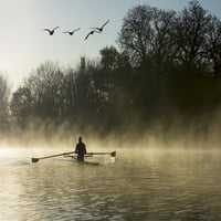 Разтърсване в мъгла на река Темза; Лондон, Англия за печат на плакат